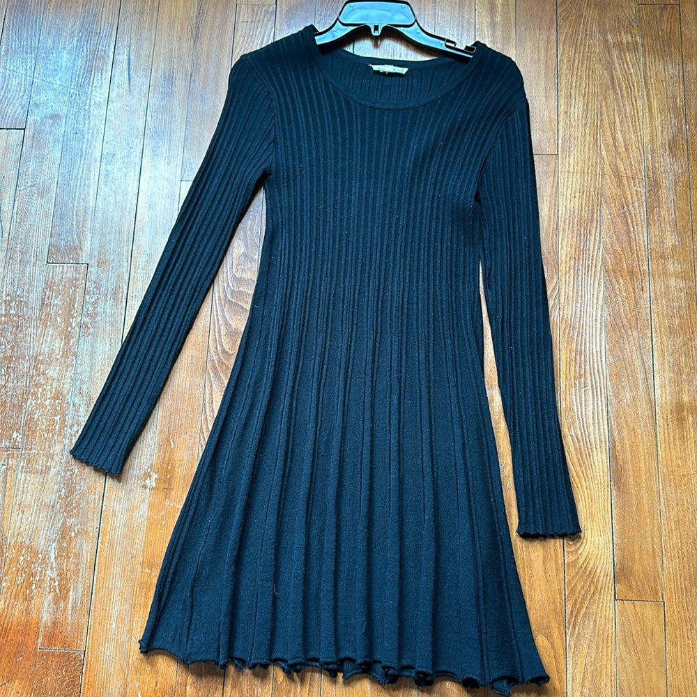 Black long sleeve dress